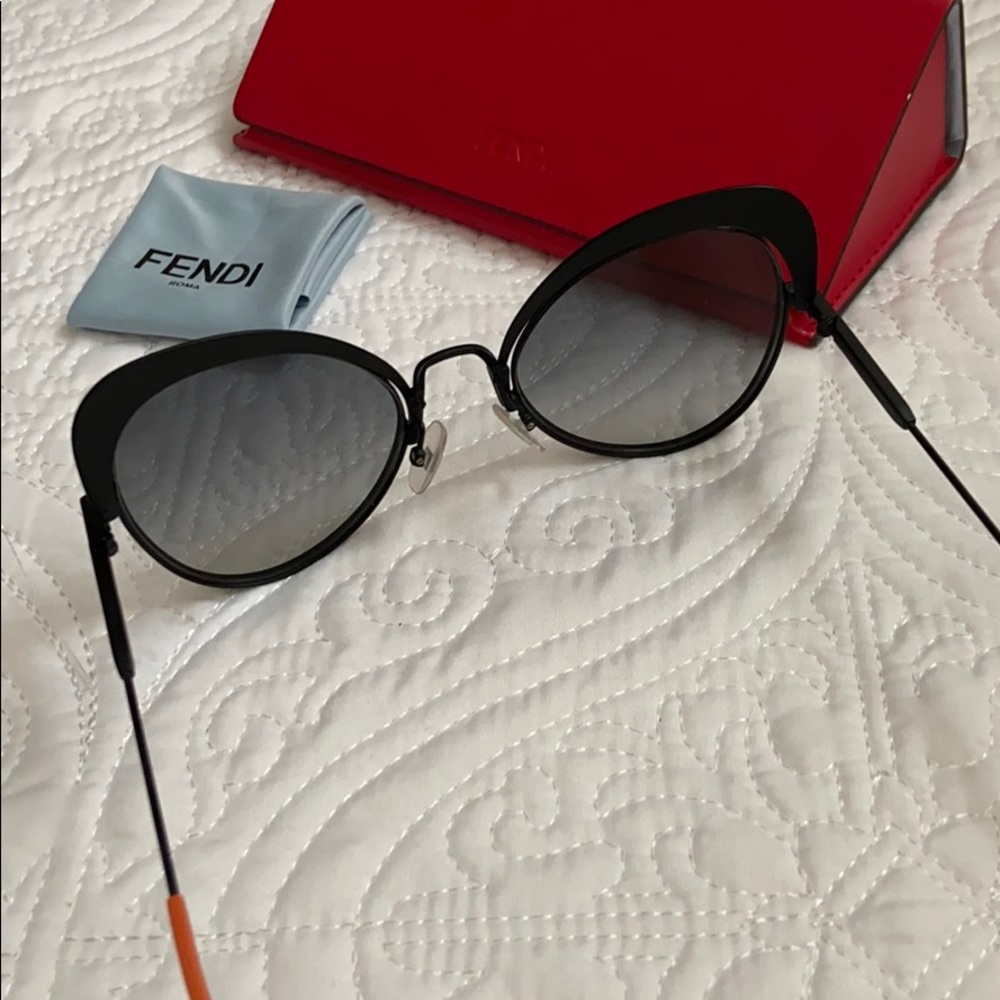 FENDI SUNGLASSES 🧡 - Picture 7 of 8